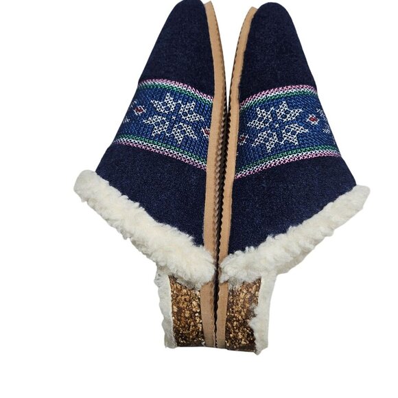 Lands End Womens Wool Blend Slip-On‎ Slippers Sherpa Blue Nordic Snowflake 9 - Picture 6 of 11